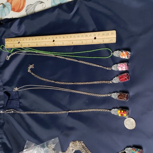 Candy necklaces Lot of 9 with extra 🍬 candy - Picture 4 of 10